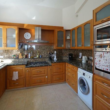 Unforgettable Family Escape - Cliffside Villa With Panoramic Sea Views And Kid-Friendly Private Pool Писсури Экстерьер фото