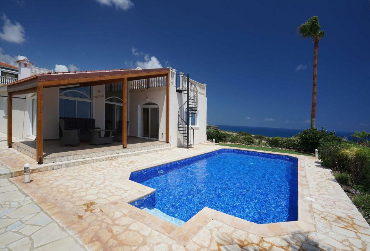 Unforgettable Family Escape - Cliffside Villa With Panoramic Sea Views And Kid-Friendly Private Pool Писсури Экстерьер фото