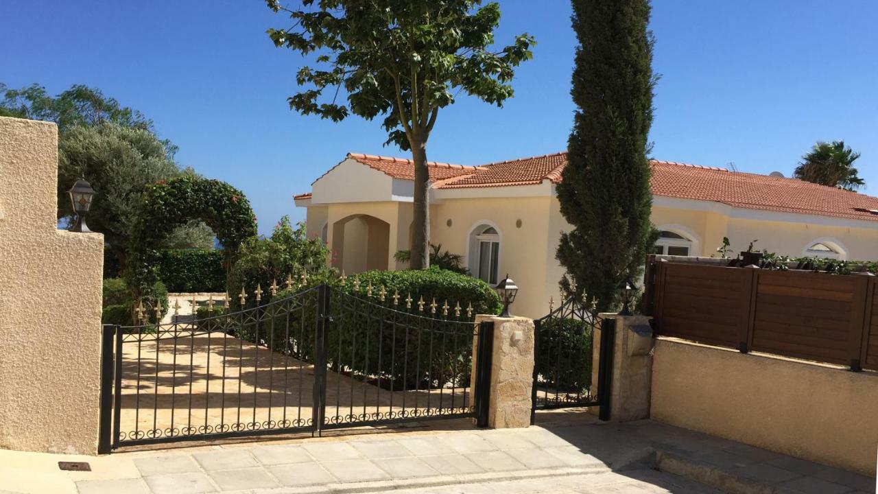 Unforgettable Family Escape - Cliffside Villa With Panoramic Sea Views And Kid-Friendly Private Pool Писсури Экстерьер фото